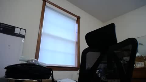 Snapshot of fitshow75 chatting on November 22, 2025, 12:48 pm Links in Bio below online show from November 22, 2025, 12:48 pm