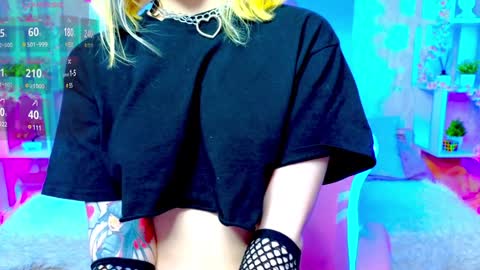 Snapshot of flaircorell chatting on December 16, 2024, 4:13 am Sophie online show from December 16, 2024, 4:13 am