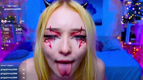 Snapshot of flaircorell chatting on January 8, 2025, 7:24 am Sophie online show from January 8, 2025, 7:24 am