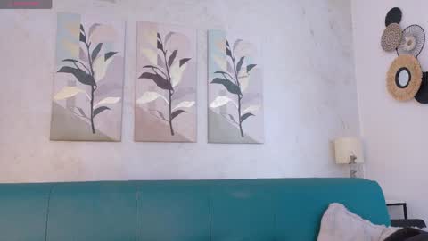 Flavia online show from May 4, 2026, 12:56 pm