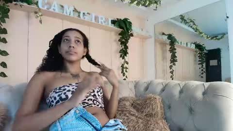 Flavia online show from June 4, 2026, 12:22 pm