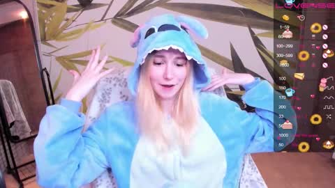 Snapshot of fleximona chatting on February 14, 2026, 9:17 am FlexiMona online show from February 14, 2026, 9:17 am