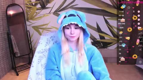 Snapshot of fleximona chatting on February 15, 2026, 10:14 am FlexiMona online show from February 15, 2026, 10:14 am