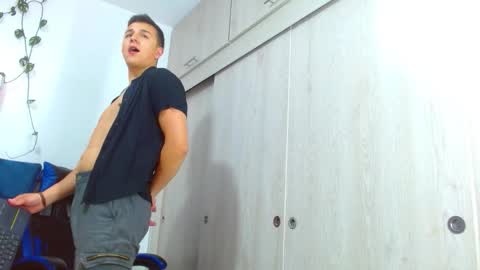 Nico online show from February 13, 2026, 10:39 pm