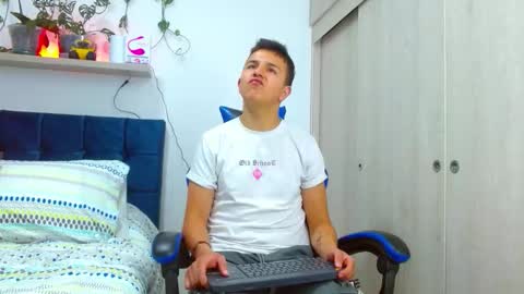 Nico online show from February 20, 2026, 7:47 pm