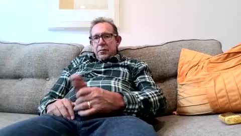 Flickrbrite online show from December 18, 2024, 7:52 pm