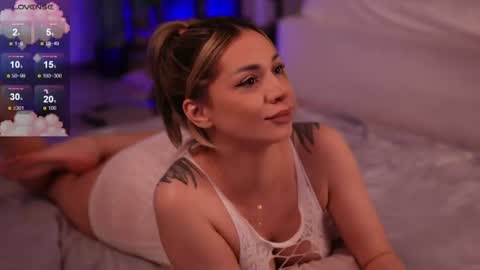Snapshot of flirty_fawn chatting on June 16, 2026, 9:17 pm Ana online show from June 16, 2026, 9:17 pm