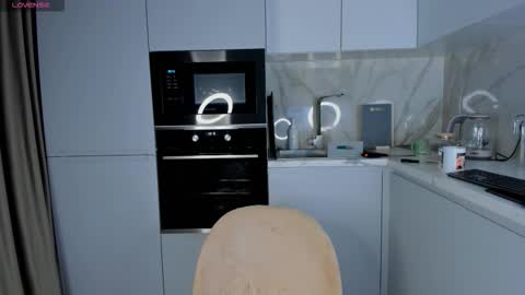 Emely  online show from September 11, 2025, 6:30 pm