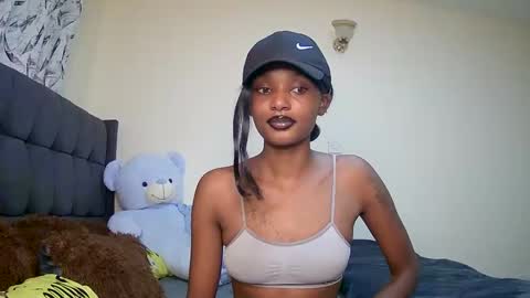 Snapshot of flirtyy_sheery chatting on December 13, 2024, 3:38 am sheery online show from December 13, 2024, 3:38 am