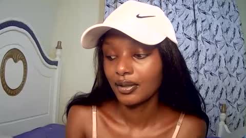 Snapshot of flirtyy_sheery chatting on March 4, 2025, 12:44 pm sheery online show from March 4, 2025, 12:44 pm