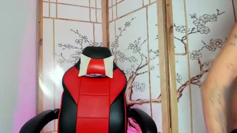 Snapshot of flor_pink chatting on June 26, 2026, 4:28 am Flor online show from June 26, 2026, 4:28 am
