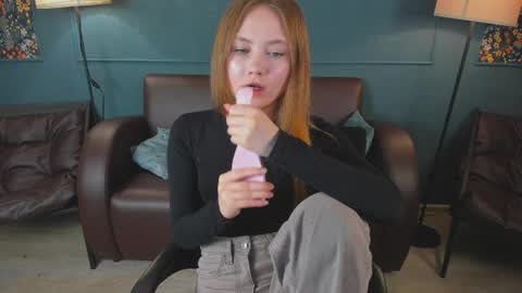 Snapshot of floralarsson chatting on June 11, 2026, 3:37 am hey there guys im Flora no not the one from WInx. But I love magical stuff and especially I love nature. I dont know I thin online show from June 11, 2026, 3:37 am