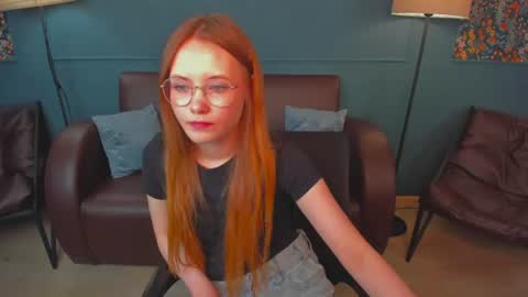 Snapshot of floralarsson chatting on July 14, 2026, 4:50 am hey there guys im Flora no not the one from WInx. But I love magical stuff and especially I love nature. I dont know I thin online show from July 14, 2026, 4:50 am