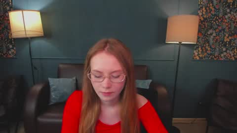Snapshot of floralarsson chatting on July 17, 2026, 10:22 am hey there guys im Flora no not the one from WInx. But I love magical stuff and especially I love nature. I dont know I thin online show from July 17, 2026, 10:22 am