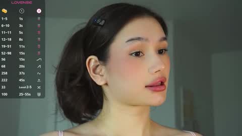 Snapshot of floralmuse chatting on September 13, 2025, 11:43 am Viola online show from September 13, 2025, 11:43 am