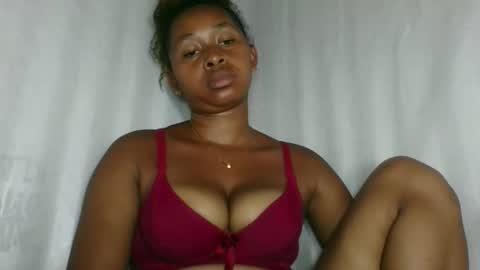 florencia011 online show from December 4, 2025, 8:12 am