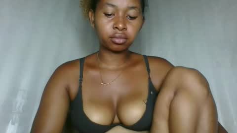 florencia011 online show from January 7, 2026, 5:43 am