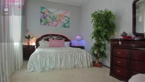 Nicole online show from March 3, 2025, 4:25 am