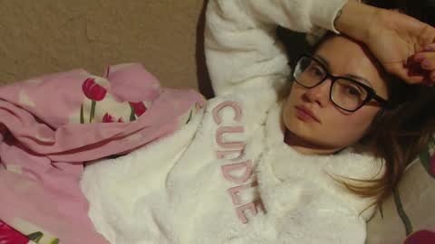 Snapshot of flowercandydoll chatting on December 14, 2024, 2:45 am say meow and send tip online show from December 14, 2024, 2:45 am