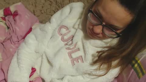 Snapshot of flowercandydoll chatting on December 24, 2024, 7:33 pm say meow and send tip online show from December 24, 2024, 7:33 pm