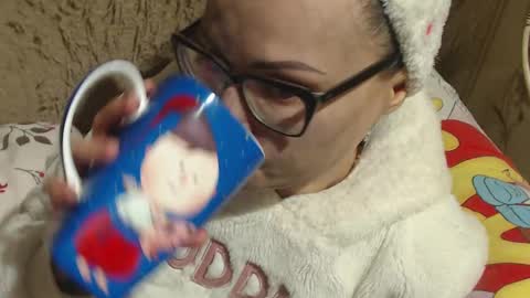 Snapshot of flowercandydoll chatting on February 9, 2025, 10:11 pm say meow and send tip online show from February 9, 2025, 10:11 pm