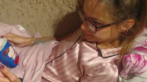 Snapshot of flowercandydoll chatting on September 9, 2025, 11:15 pm say meow and send tip online show from September 9, 2025, 11:15 pm