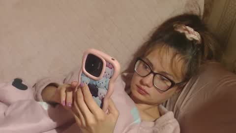 Snapshot of flowercandydoll chatting on October 26, 2025, 10:47 pm say meow and send tip online show from October 26, 2025, 10:47 pm