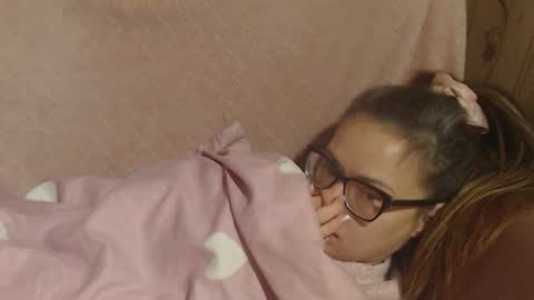 say meow and send tip  online show from January 15, 2026, 7:35 am