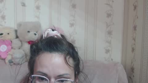 say meow and send tip  online show from April 27, 2026, 10:24 am