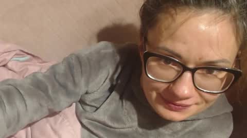 say meow and send tip  online show from November 25, 2025, 4:12 am