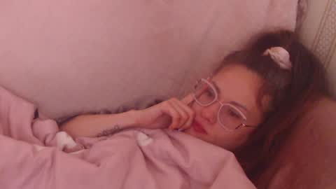say meow and send tip  online show from April 30, 2026, 7:25 am