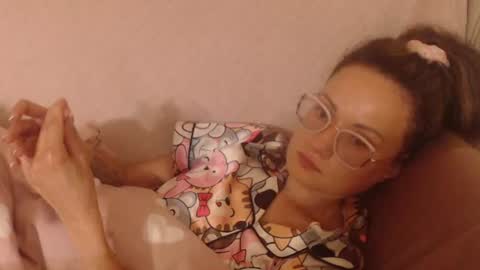 say meow and send tip  online show from June 8, 2026, 9:04 pm