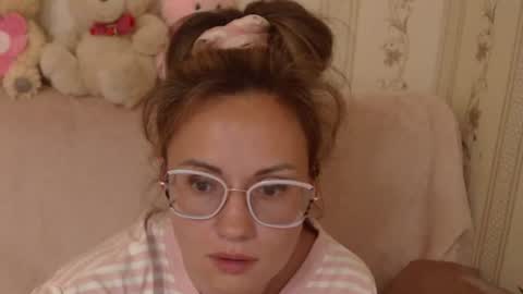 say meow  and  send tip  online show from June 28, 2026, 3:07 pm