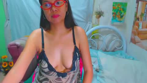 Snapshot of flowerfresh chatting on February 19, 2025, 11:38 am Lexii online show from February 19, 2025, 11:38 am