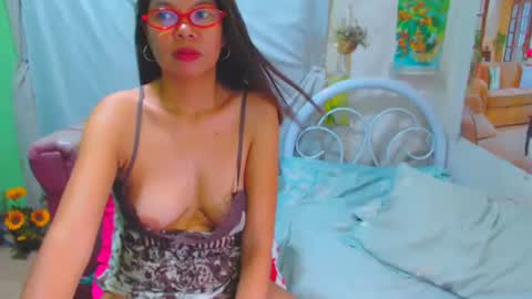 Snapshot of flowerfresh chatting on February 24, 2025, 2:19 am Lexii online show from February 24, 2025, 2:19 am