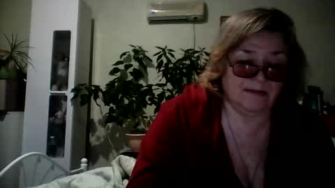 Snapshot of flowerlover8 chatting on February 27, 2025, 3:36 am Flowerlower online show from February 27, 2025, 3:36 am