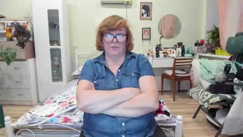 Flowerlower online show from December 5, 2025, 5:31 pm