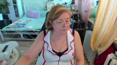 Snapshot of flowerlover8 chatting on May 5, 2026, 7:27 am Flowerlower online show from May 5, 2026, 7:27 am