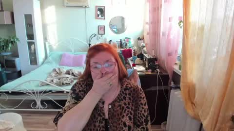 Snapshot of flowerlover8 chatting on May 16, 2026, 5:01 pm Flowerlower online show from May 16, 2026, 5:01 pm