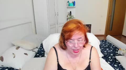 Snapshot of flowerlover8 chatting on May 17, 2026, 5:20 pm Flowerlower online show from May 17, 2026, 5:20 pm