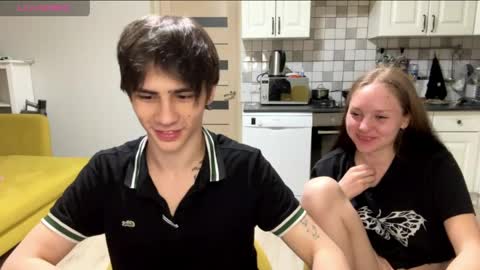 flowerscouple online show from April 29, 2026, 11:11 pm