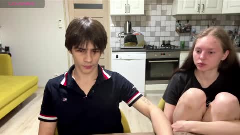 flowerscouple online show from May 2, 2026, 10:15 pm