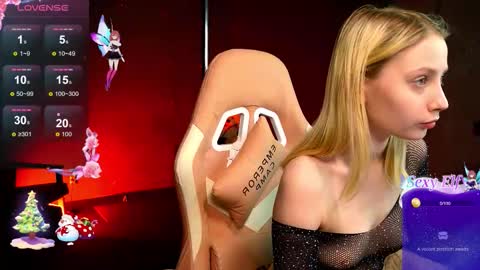 fluffy_cloude online show from January 11, 2026, 10:48 pm