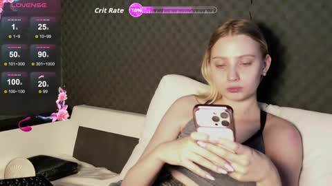 Snapshot of fluffy_cloude chatting on May 20, 2026, 6:19 am fluffy_cloude online show from May 20, 2026, 6:19 am