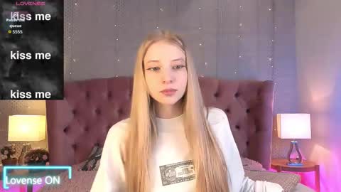 Snapshot of fluffy_ice chatting on September 13, 2025, 8:08 pm Mia online show from September 13, 2025, 8:08 pm