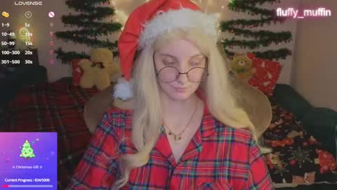Snapshot of fluffy_muffin3 chatting on December 22, 2024, 7:21 pm Agatha online show from December 22, 2024, 7:21 pm