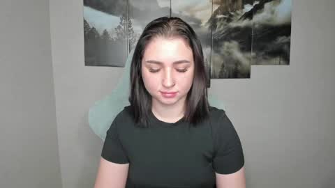 Lina online show from May 1, 2026, 12:37 am