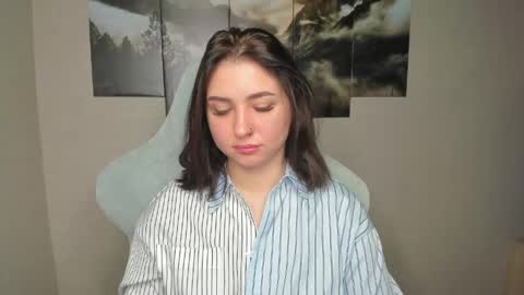 Snapshot of flufyfoxx chatting on May 5, 2026, 1:46 am Lina online show from May 5, 2026, 1:46 am