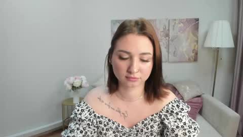 Snapshot of flufyfoxx chatting on June 4, 2026, 12:27 am Lina online show from June 4, 2026, 12:27 am