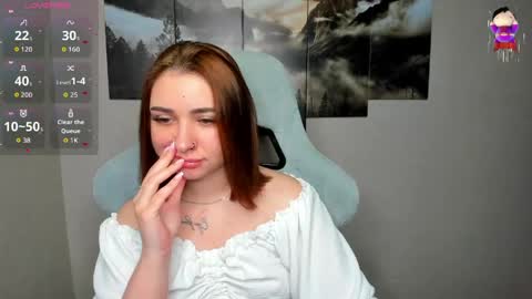 Snapshot of flufyfoxx chatting on June 6, 2026, 12:05 am Lina online show from June 6, 2026, 12:05 am